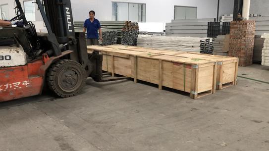 菠萝视频网站用木箱包裝運輸